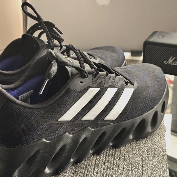 SWITCH FWD RUNNING SHOES - Picture 1 of 4